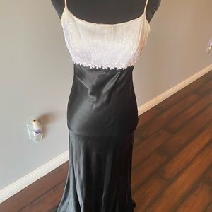 COPY - Long black and white evening dress